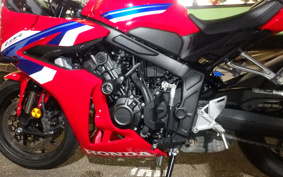 HONDA CBR650R E-CLUTCH 2025 RH17