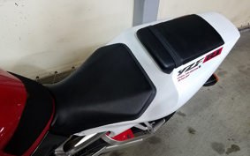 YAMAHA YZF-R1 1999 RN01