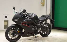 HONDA CBR650R E-Clutch 2024 RH17
