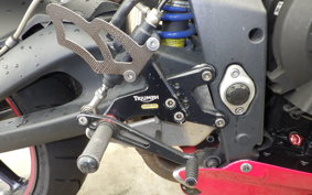 TRIUMPH STREET TRIPLE R 2011