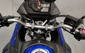 SUZUKI DL650 ( V-Strom 650 ) C733M