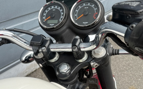 TRIUMPH BONNEVILLE T100 2013 TJ9157