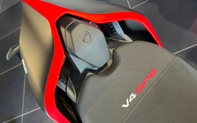 DUCATI STREET FIGHTER V4S 2023 4F00