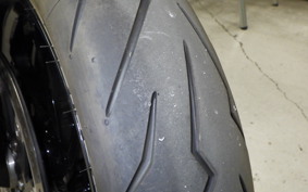 YAMAHA YZF-R1 2011