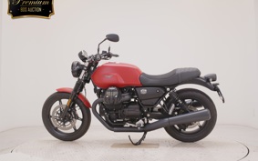 MOTO GUZZI V7 STONE 2023
