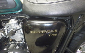 TRIUMPH BONNEVILLE T100 2009