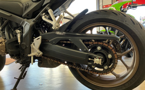 HONDA CB650R E-Clutch 2025 RH17