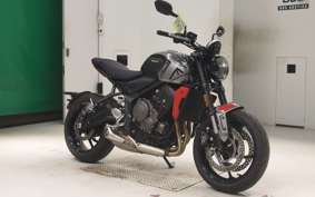 TRIUMPH TRIDENT 660 2023