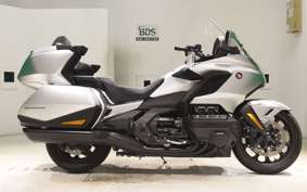 HONDA GL 1800 GOLD WING TOUR SC79