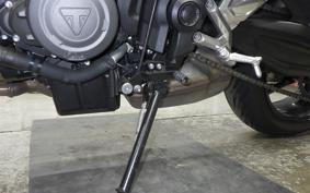 TRIUMPH TRIDENT 660 2023