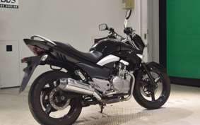 SUZUKI GSR250