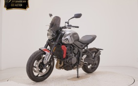 TRIUMPH TRIDENT 660 2023