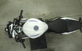TRIUMPH STREET TRIPLE 85 2013