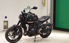 TRIUMPH TRIDENT 660