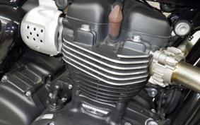 TRIUMPH STREET TWIN 2018