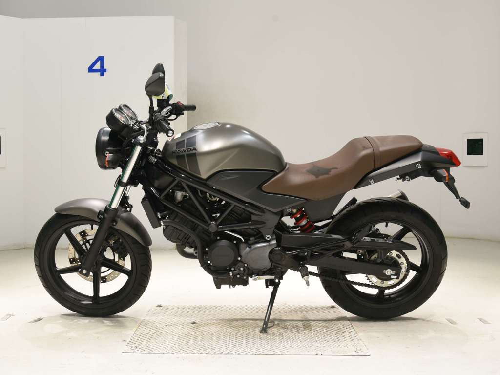 Фото Honda VTR 250 Gen. 2 2017 с японского аукциона