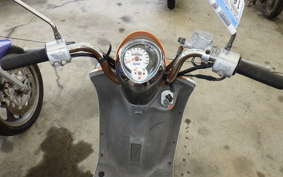 SYM UMI 100