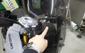 SUZUKI Vｽﾄﾛｰﾑ800DE EM1BA