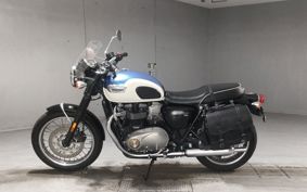 TRIUMPH BONNEVILLE T100 2016 DAD70G