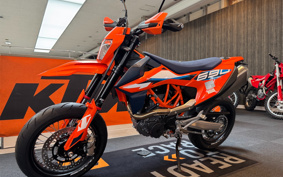 KTM 690 SMC R 2024 LSV40