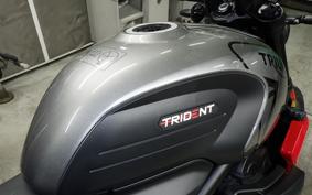 TRIUMPH TRIDENT 660 2021