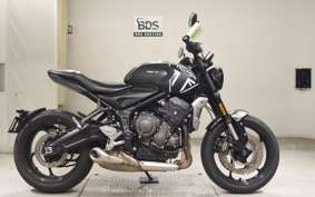 TRIUMPH TRIDENT 660 2022