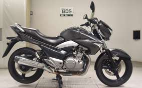 SUZUKI GSR250 2019