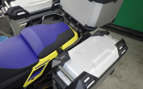SUZUKI Vｽﾄﾛｰﾑ1050DE 2023 EF11M