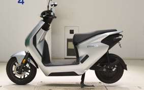HONDA EM1 e: 2006 EF16