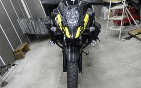 SUZUKI DL650 ( V-Strom 650 ) XTA 2018 C733A
