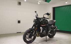 TRIUMPH TRIDENT 660 2025