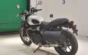 TRIUMPH STREET TWIN 2018