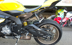 YAMAHA YZF-R1 2016 RN39