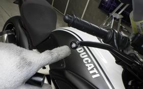 DUCATI DIAVEL AMG 2013