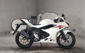 SUZUKI GSX-R125 DL33B