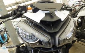 TRIUMPH STREET TRIPLE R 2023