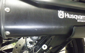 HUSQVARNA SVARTPILEN 125 2003