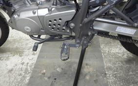 SUZUKI DR200S