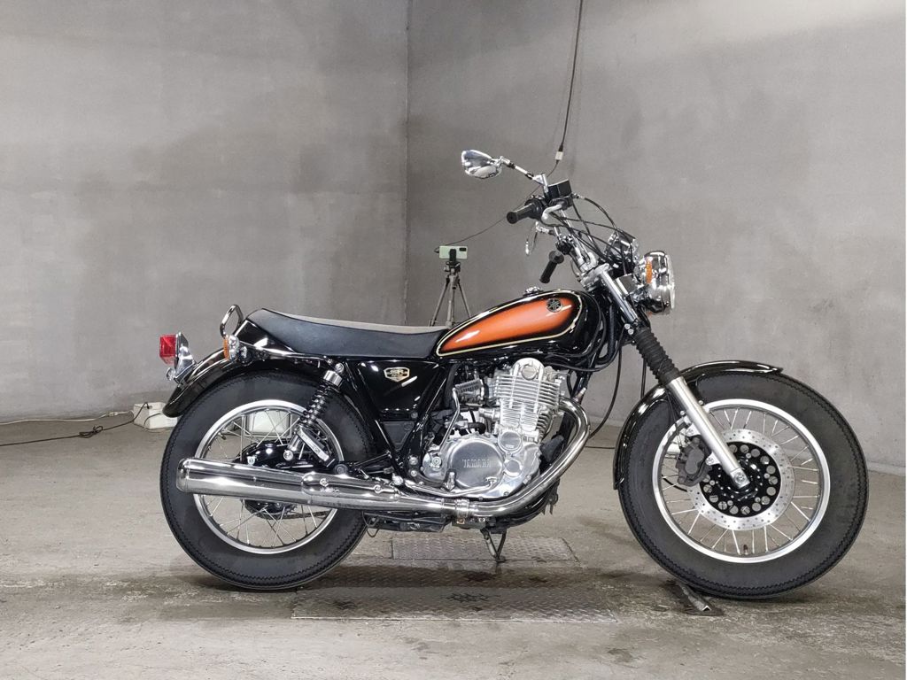 Фото Yamaha SR400 2023 с японского аукциона