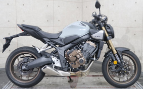 HONDA CB650R E-Clutch 2024 RH17