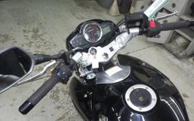 SUZUKI GSR250 2012