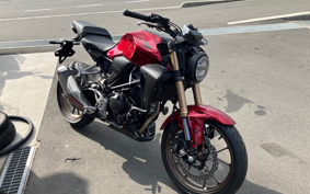 HONDA CB250R MC52