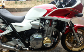 HONDA CB1300 SUPER  BOL DOR ABS 2005 SC54