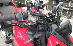 DUCATI STREETFIGHTER V2 2022