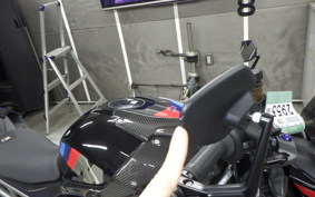 BMW M1000R 2025
