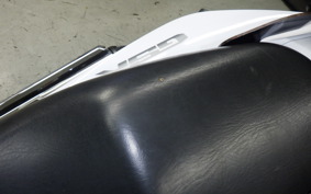 SUZUKI GSR250 2001
