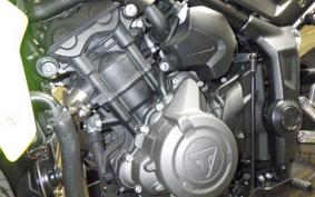 TRIUMPH TRIDENT 660 2025