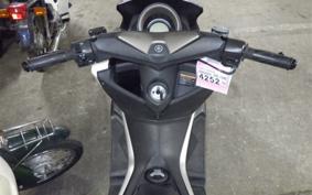 YAMAHA N-MAX SE86J
