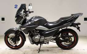 SUZUKI GSR250
