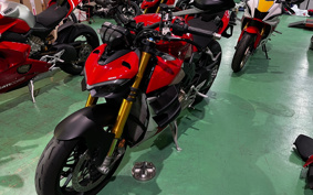 DUCATI STREET FIGHTER V4S 2021 FA00